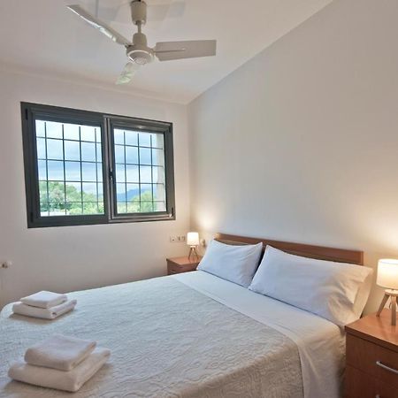 Hostal La Salut De Terrades Buitenkant foto