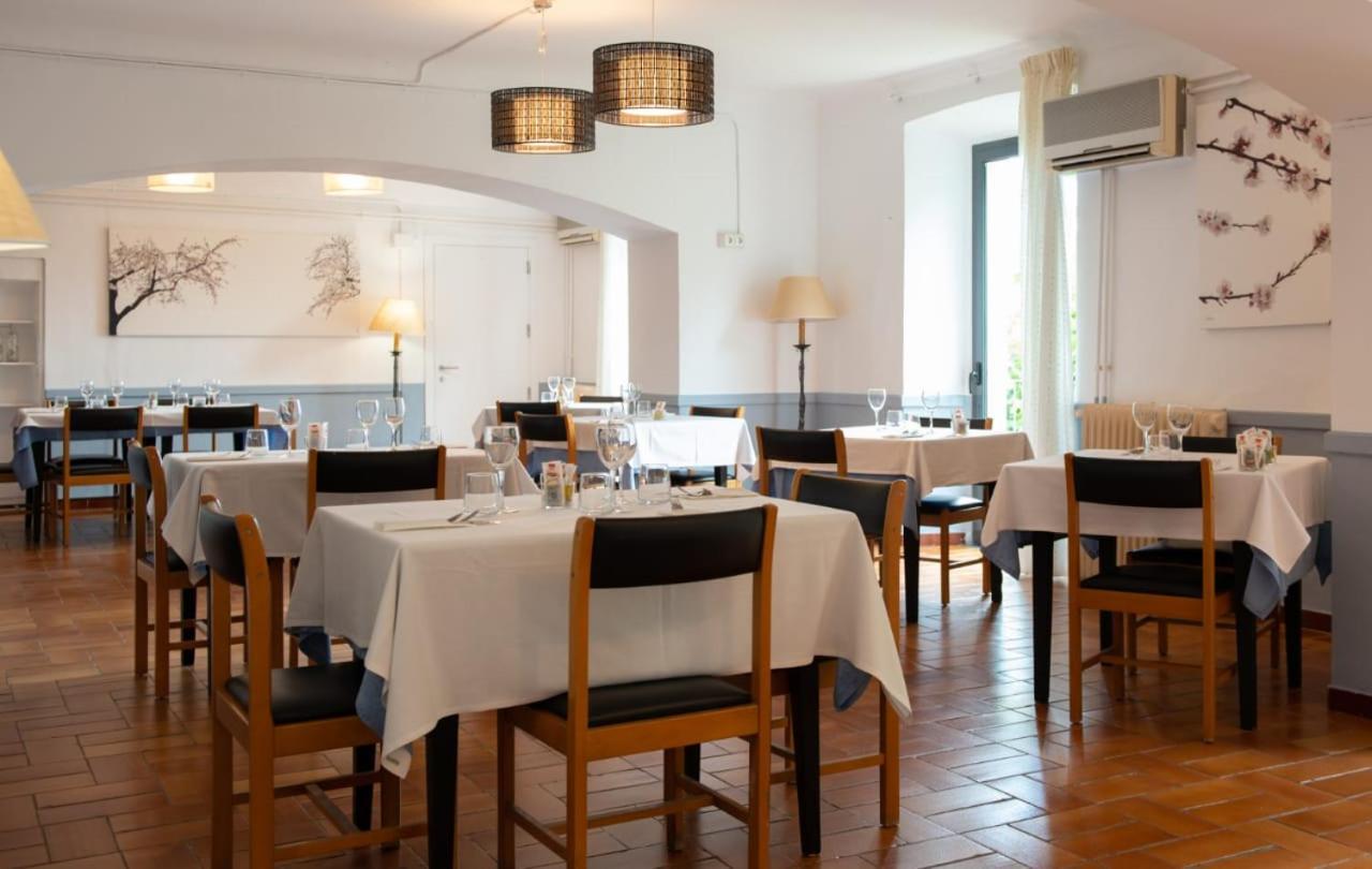 Hostal La Salut De Terrades Buitenkant foto