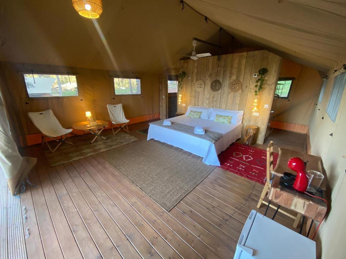 Hostal La Salut De Terrades Buitenkant foto