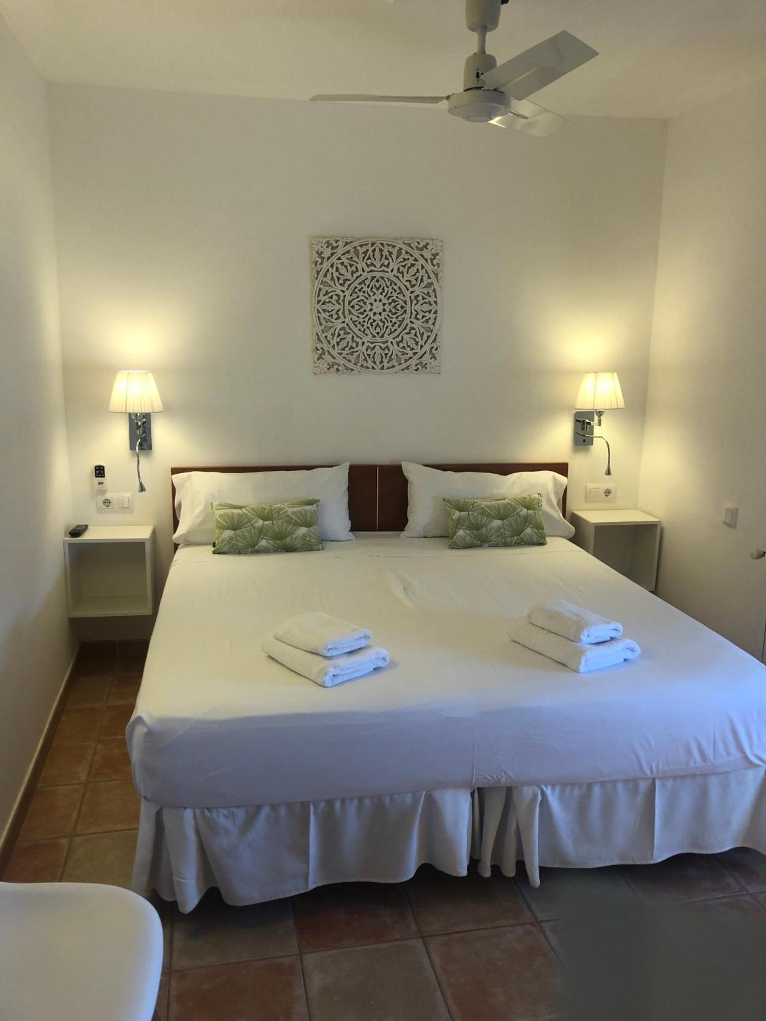 Hostal La Salut De Terrades Buitenkant foto