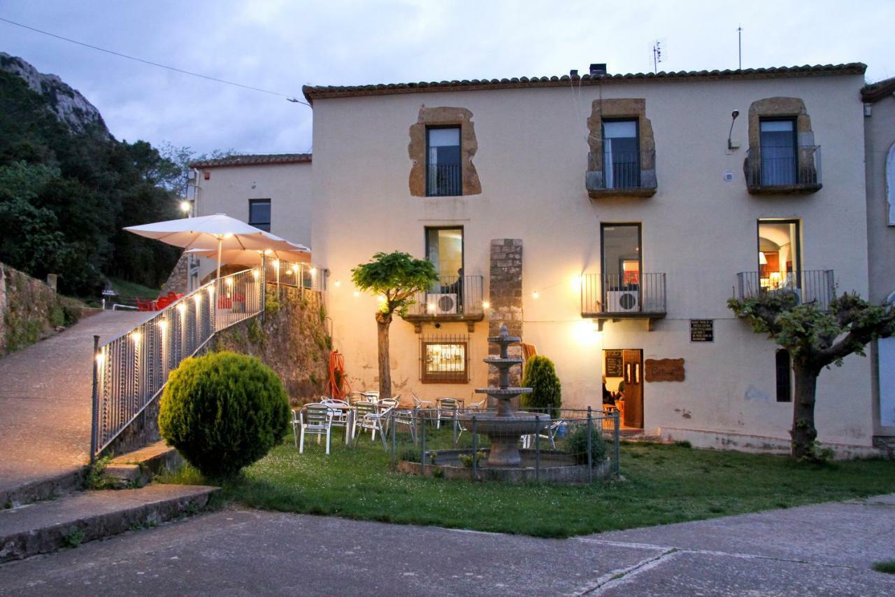 Hostal La Salut De Terrades Buitenkant foto